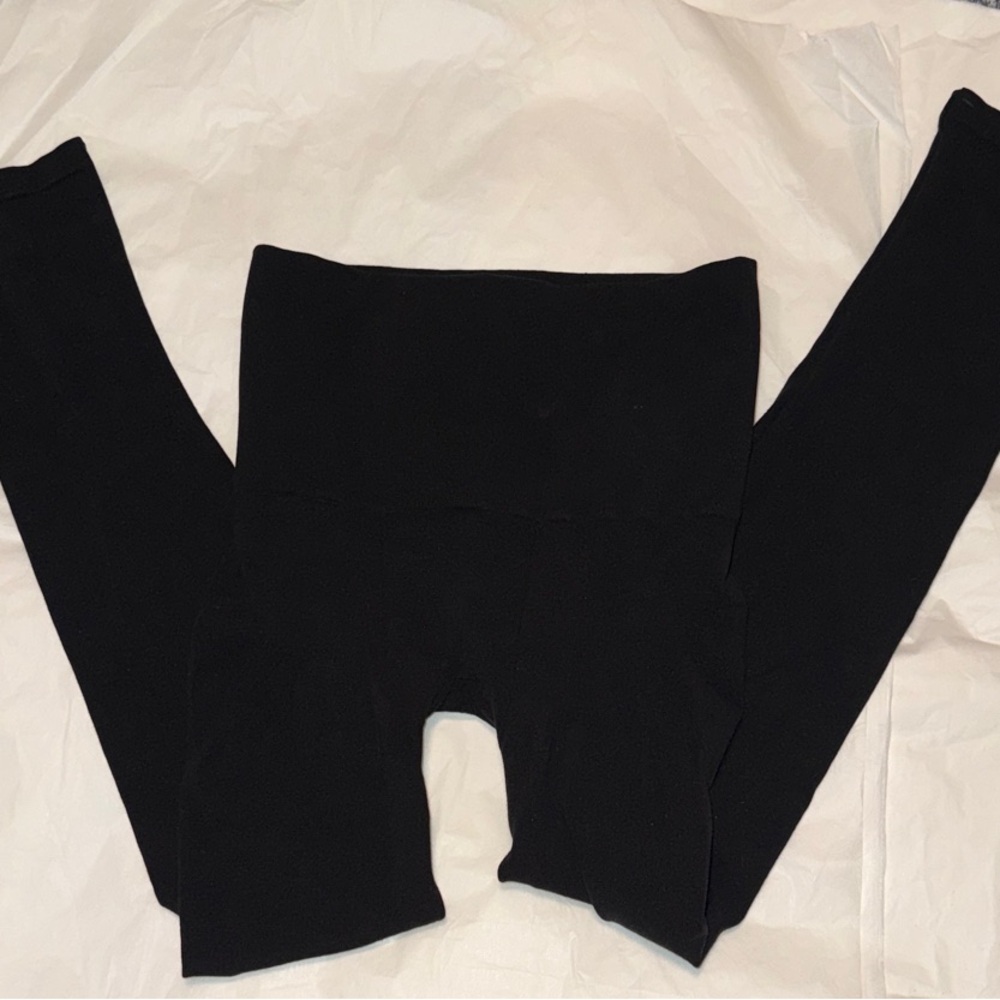 🩷 $5 Bundle SPANX Look At Me Black Leggings - Picture 2 of 6